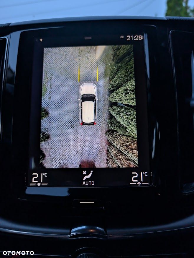 Volvo XC 60 B4 B Momentum - 28