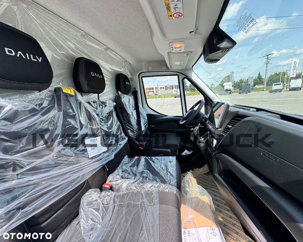 Iveco Daily Furgon 16m3 dostępny od ręki Biały/Szary - 11