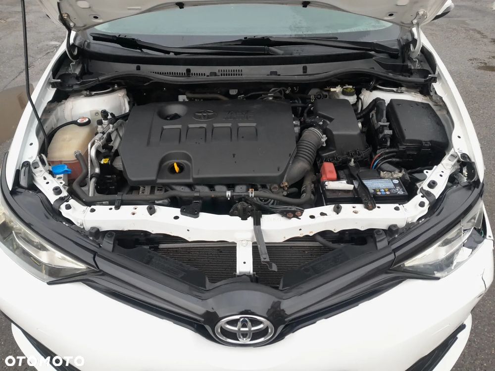 Toyota Auris 1.6 Premium Comfort - 16