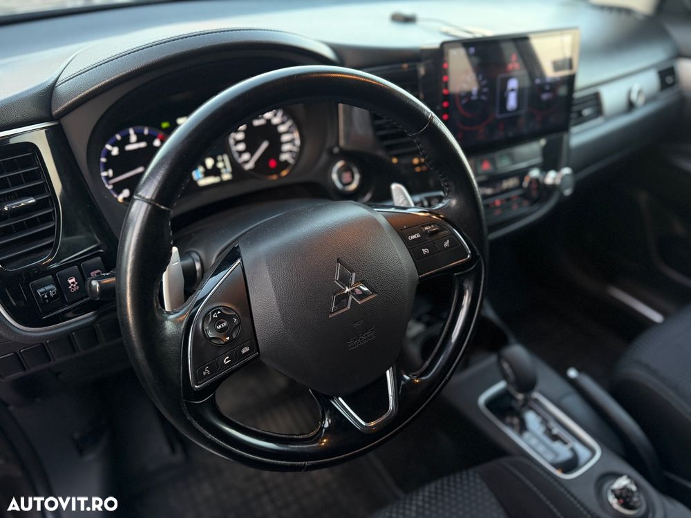 Mitsubishi Outlander - 13