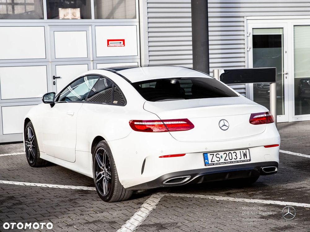 Mercedes-Benz Klasa E 220 d 4-Matic 9G-TRONIC - 13