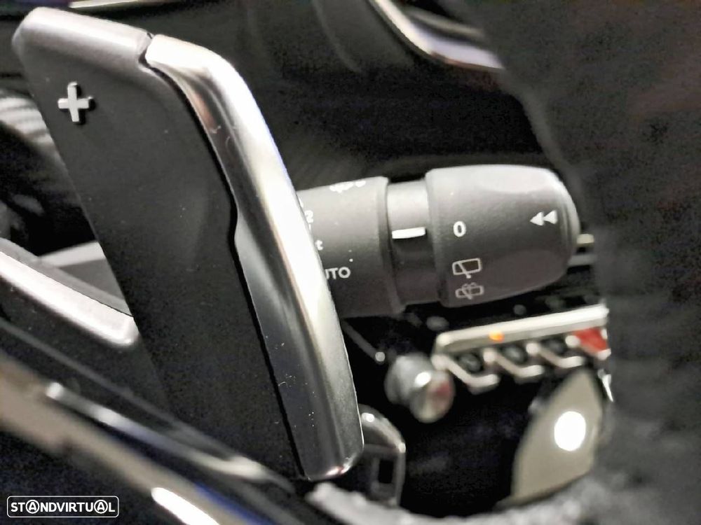Peugeot 2008 1.2 Hybrid Allure e-DCS6 - 14