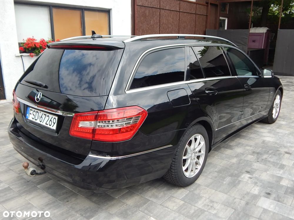 Mercedes-Benz Klasa E 220 CDI DPF BlueEFFICIENCY Automatik Avantgarde - 5
