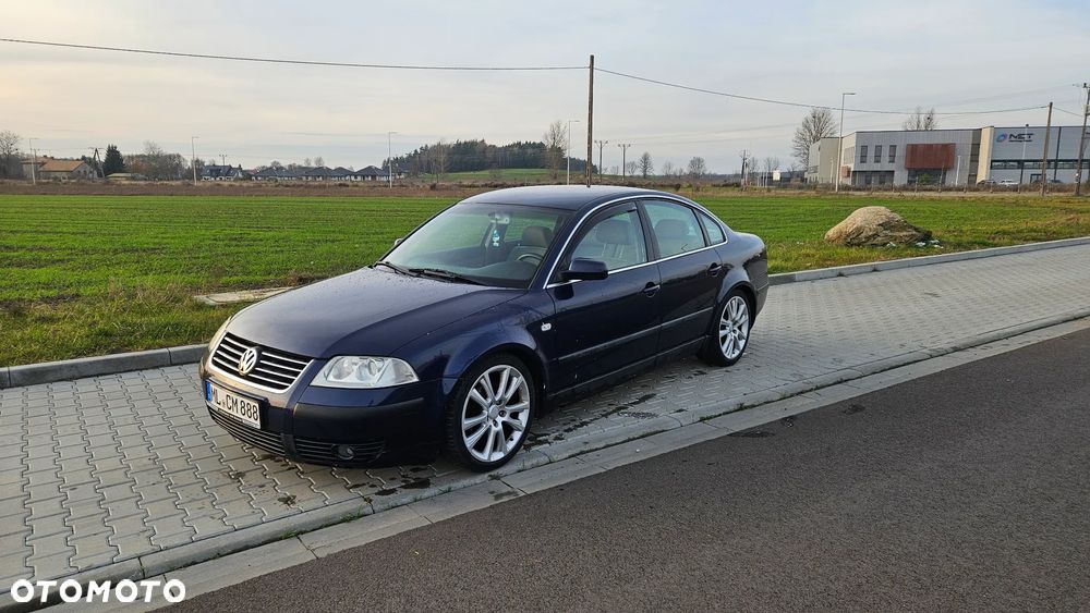 Volkswagen Passat 1.8T Basis - 1