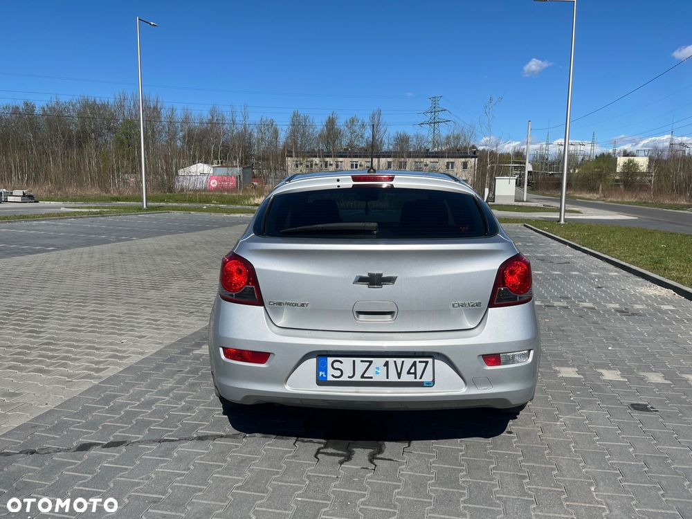 Chevrolet Cruze 1.6 LS - 8
