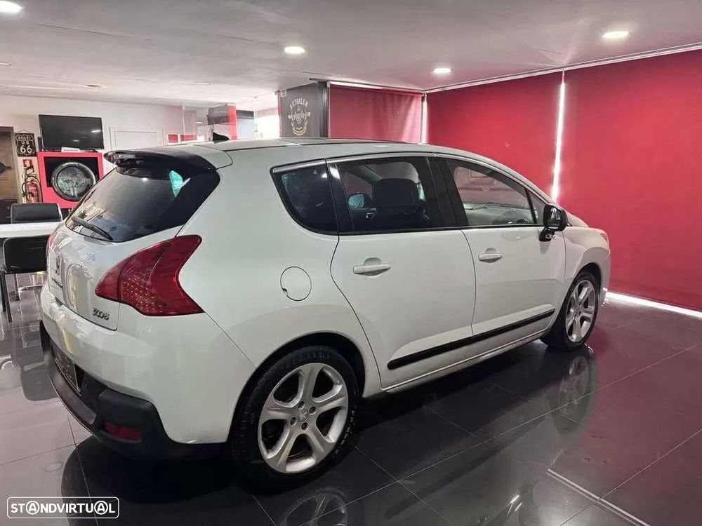 Peugeot 3008 2.0 HDi Hybrid4 - 4