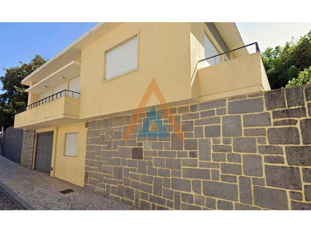 Moradia T4 centro de Santa Maria Feira - Grande imagem: 4/27