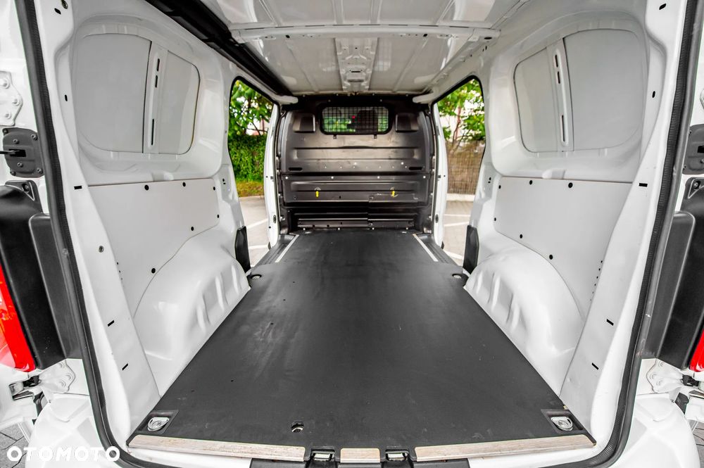 Peugeot Expert - 8