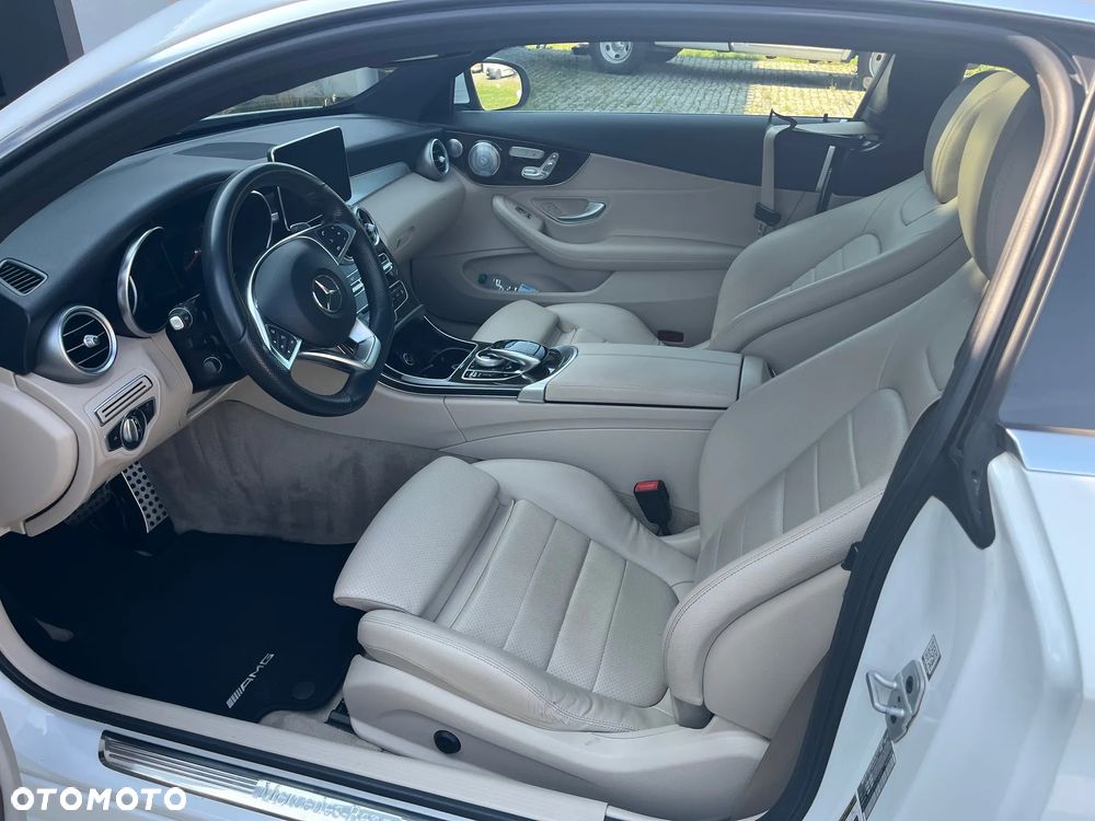 Mercedes-Benz Klasa C 300 Coupe 9G-TRONIC AMG Line - 5
