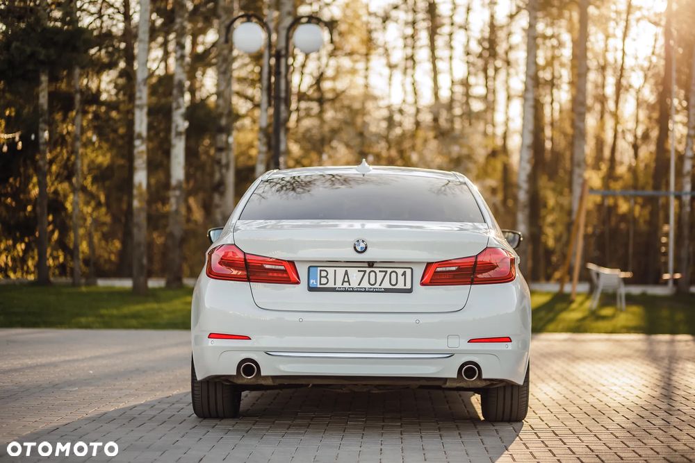 BMW Seria 5 530e iPerformance xDrive Luxury Line - 2