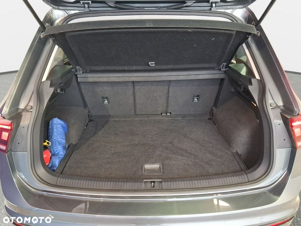 Volkswagen Tiguan - 12