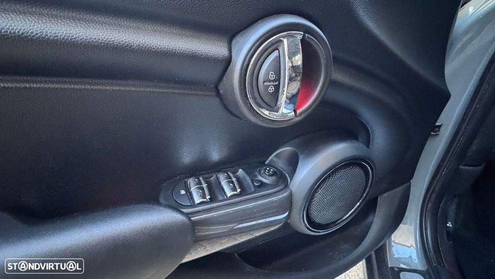 MINI 5 Portas Cooper D Aut. - 10