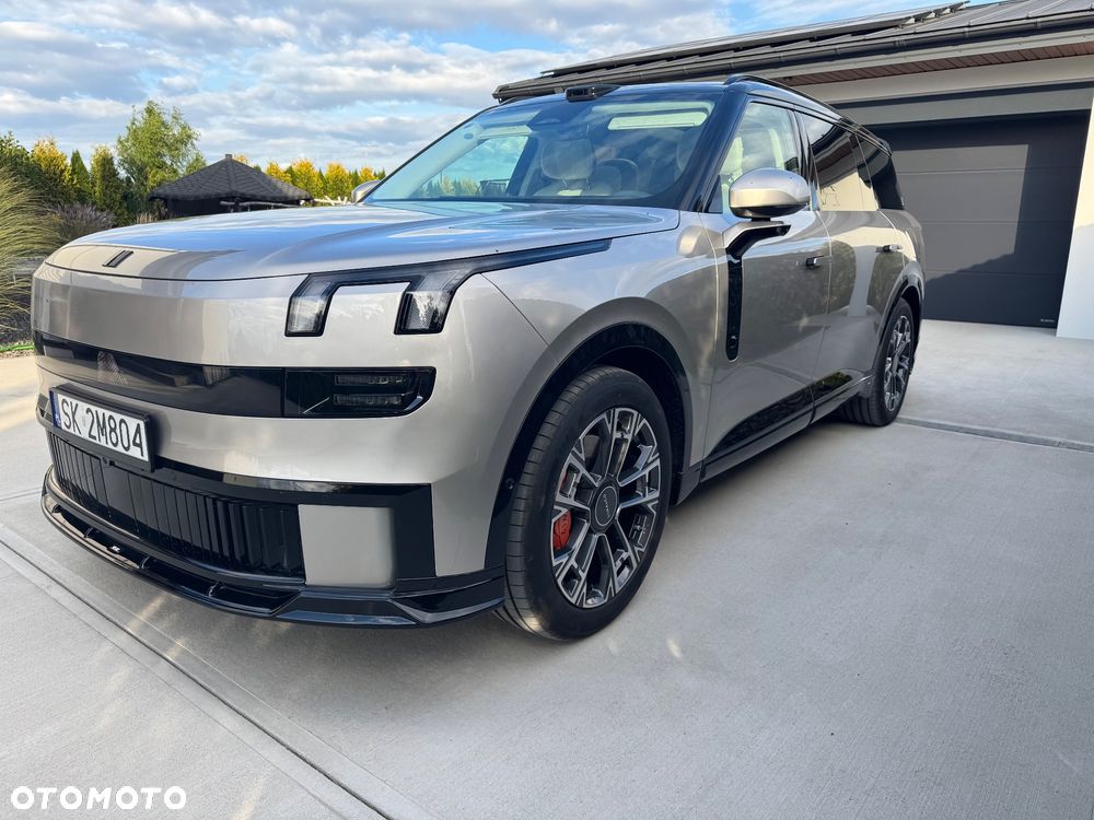 Lynk & Co 900 - 22