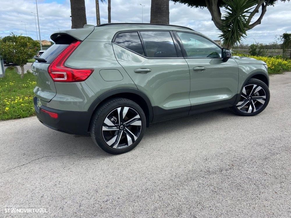 Volvo XC 40 2.0 B3 Plus Dark - 2