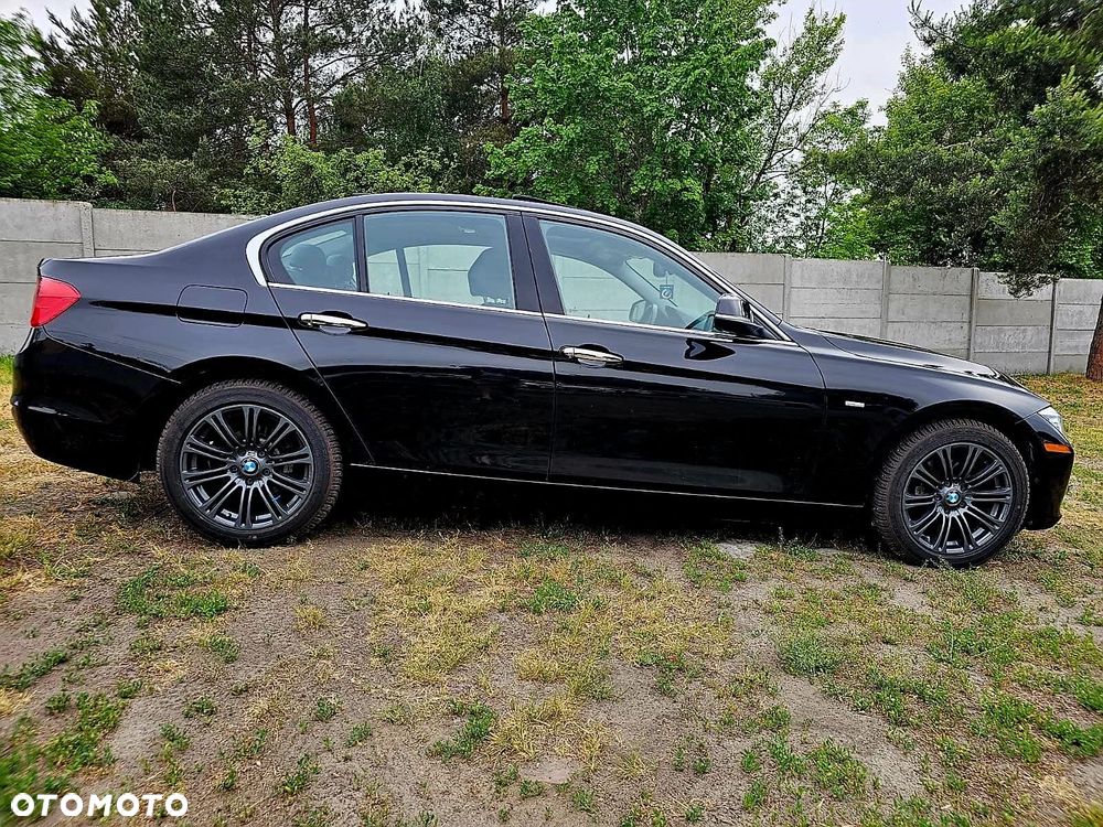 BMW Seria 3 328i xDrive Sport Line - 19