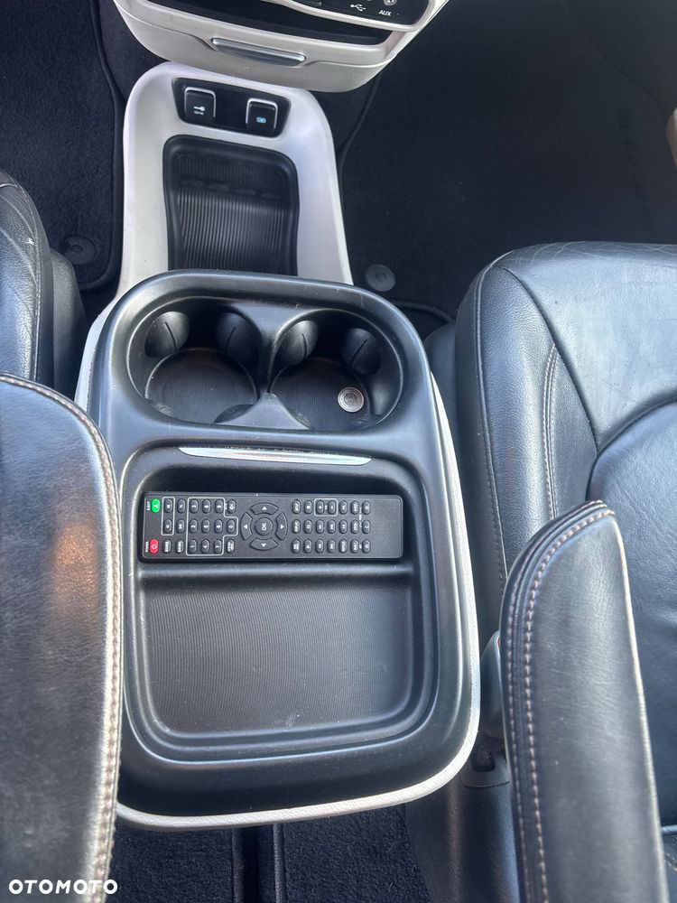 Chrysler Pacifica - 20