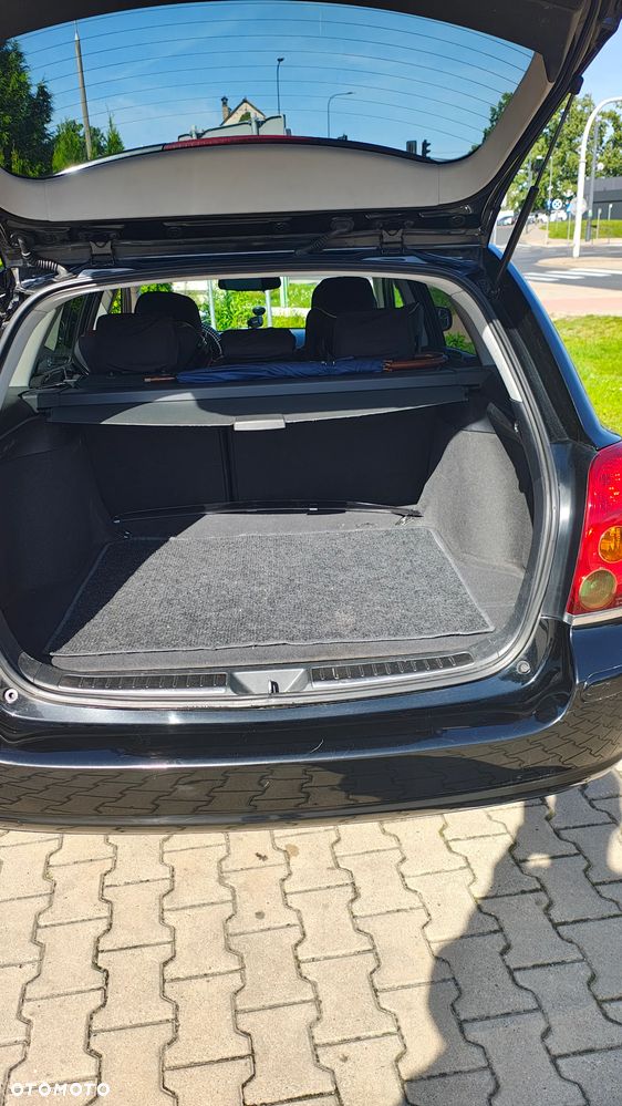 Toyota Avensis 1.8 VVT-i Sol - 11