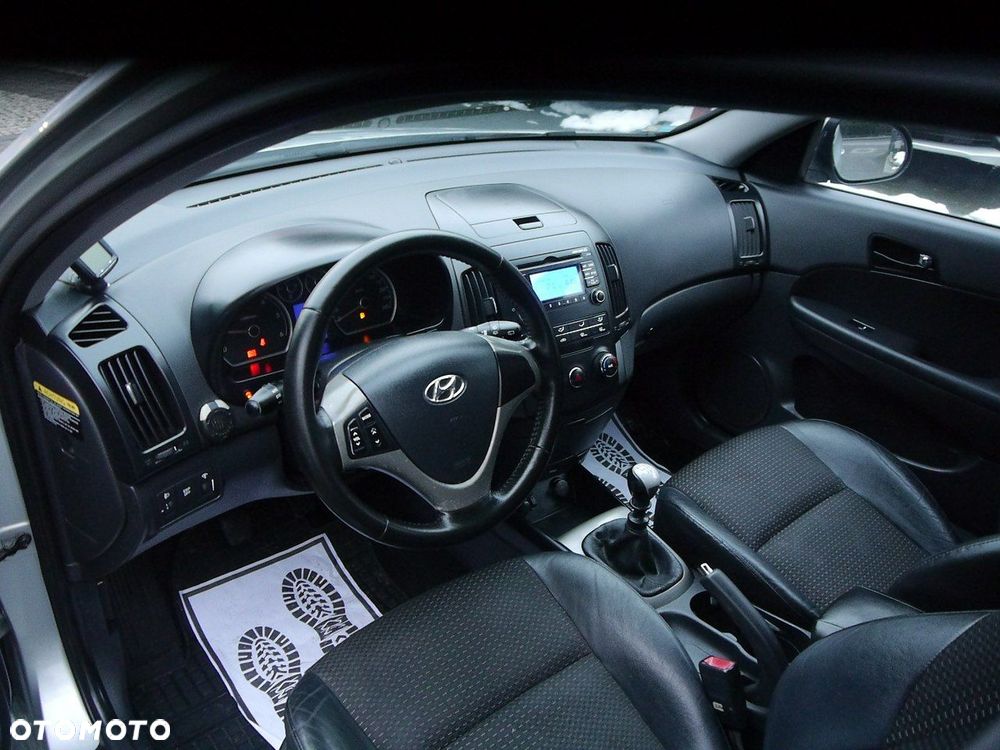 Hyundai i30 1.6 CRDi Comfort EU5 - 24