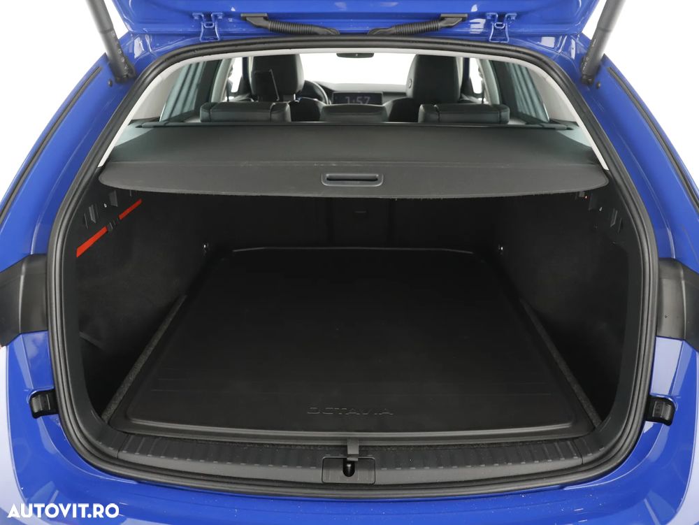 Skoda Octavia Combi 2.0 TDI DSG Premium Edition - 25