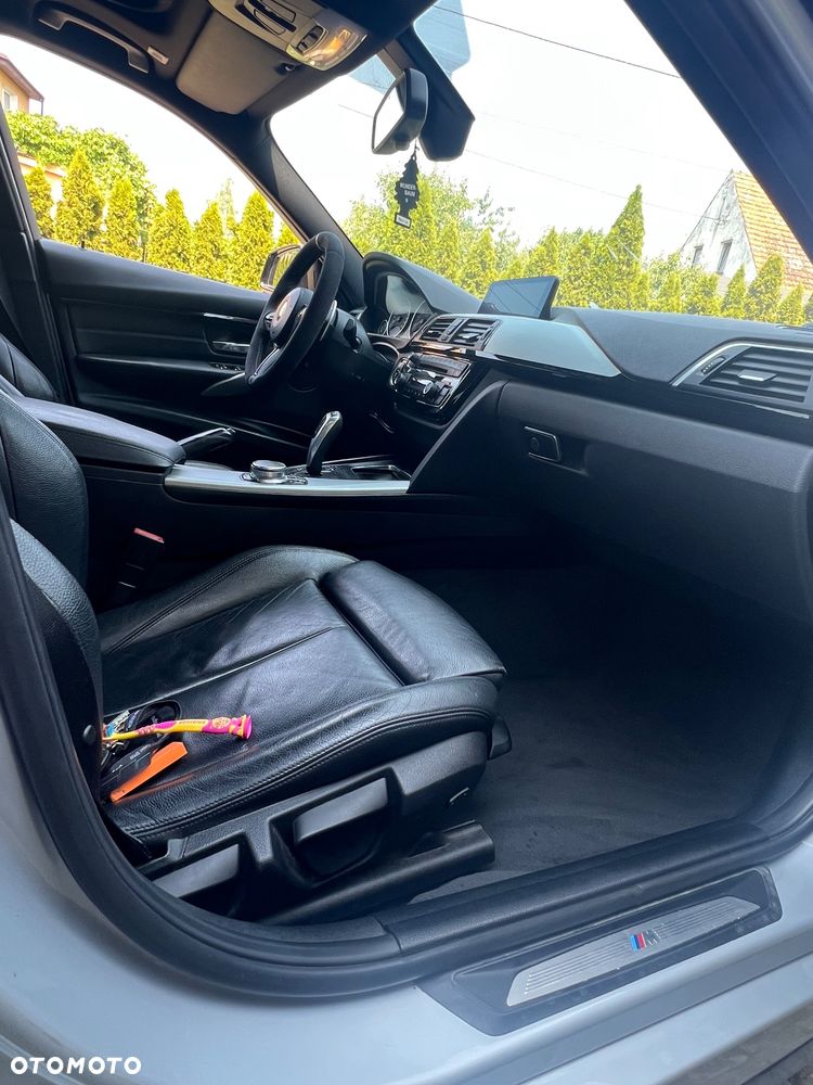 BMW Seria 3 340i M Sport - 11