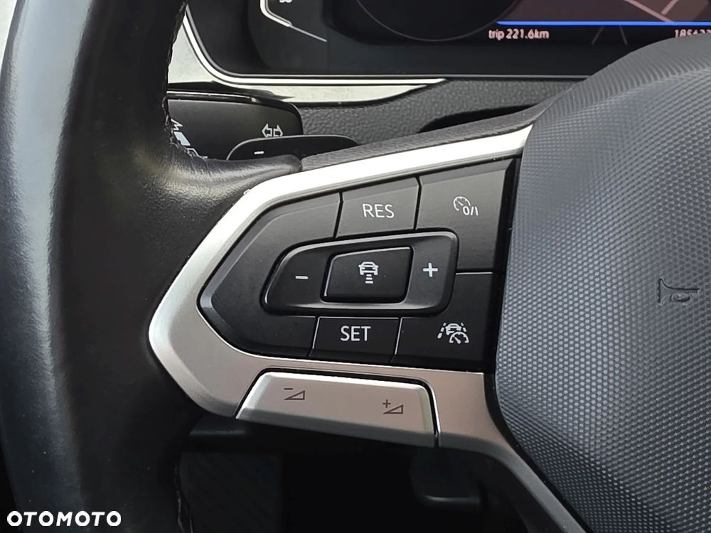 Volkswagen Passat - 16