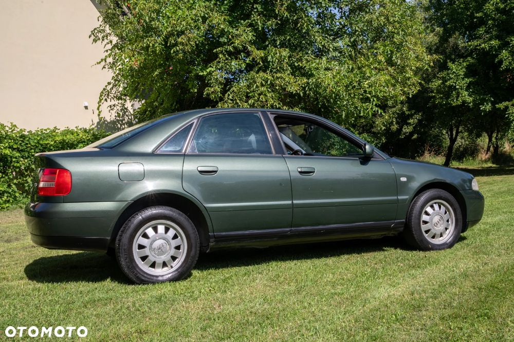 Audi A4 Limousine 1.6 - 3