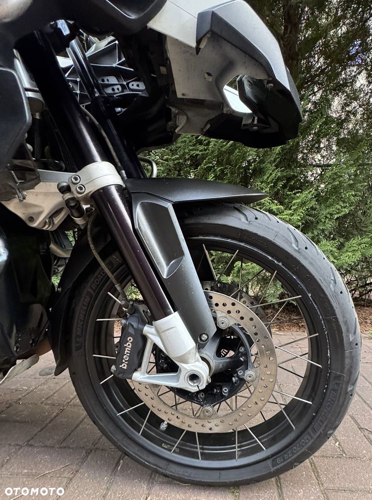 BMW R - 8