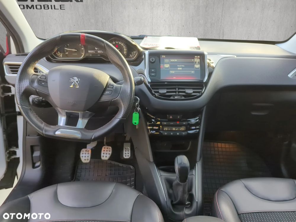 Peugeot 208 - 12