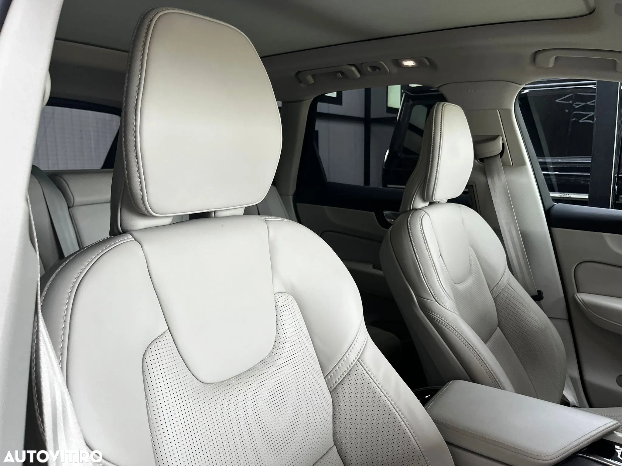 Volvo XC 60 B5 MHEV AT8 AWD Inscription - 33
