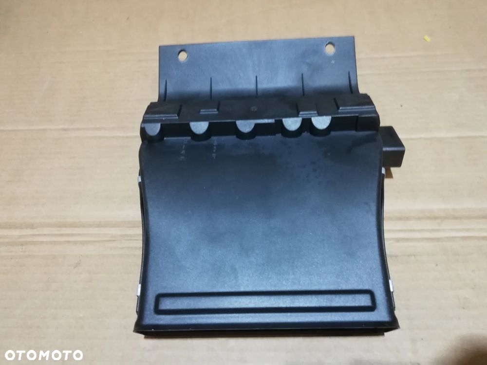 NAGRZEWNICA NA NOGI PRAWY TYŁ AUDI S8 D3 4E0819014A - 2