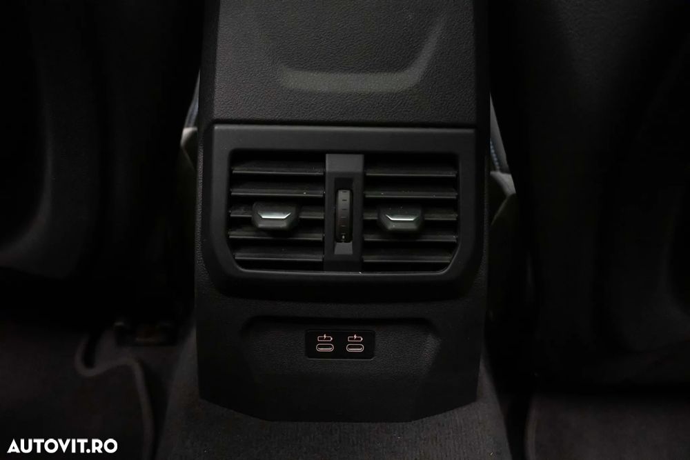 BMW Seria 2 218i Aut. - 31