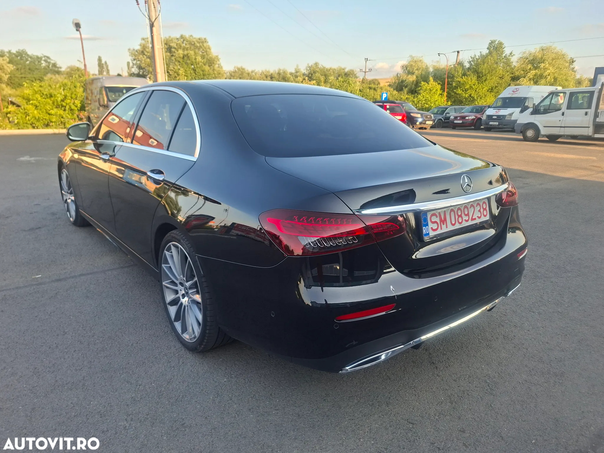 Mercedes-Benz E 220 d T 9G-TRONIC AMG Line - 5