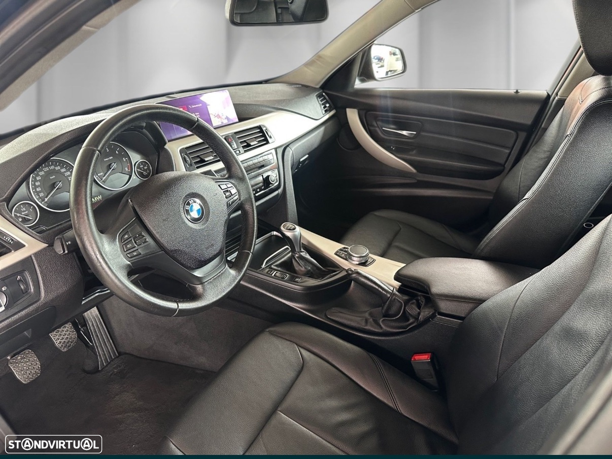 BMW 320 d Touring Advantage - 4
