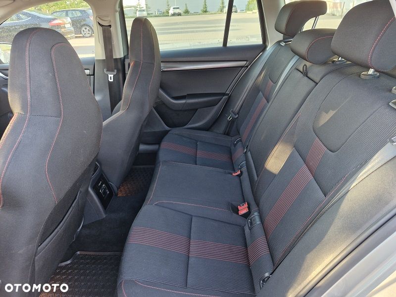 Skoda Octavia 2.0 TDI 4x4 Style DSG - 14