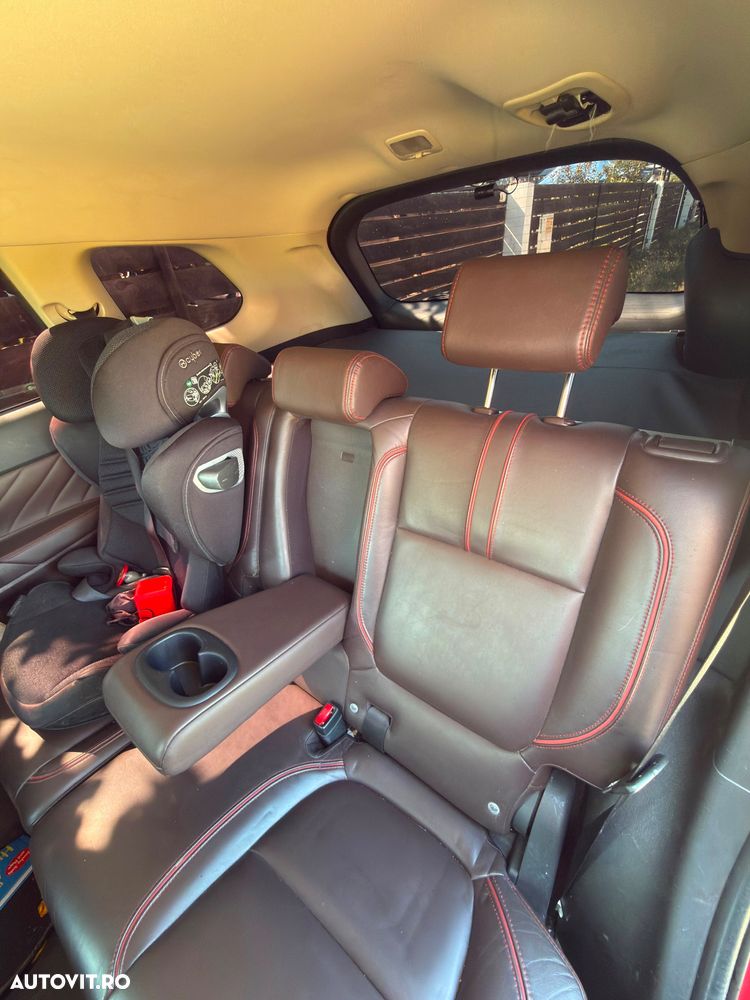 Mitsubishi Outlander 2.0 4WD Plus - 4