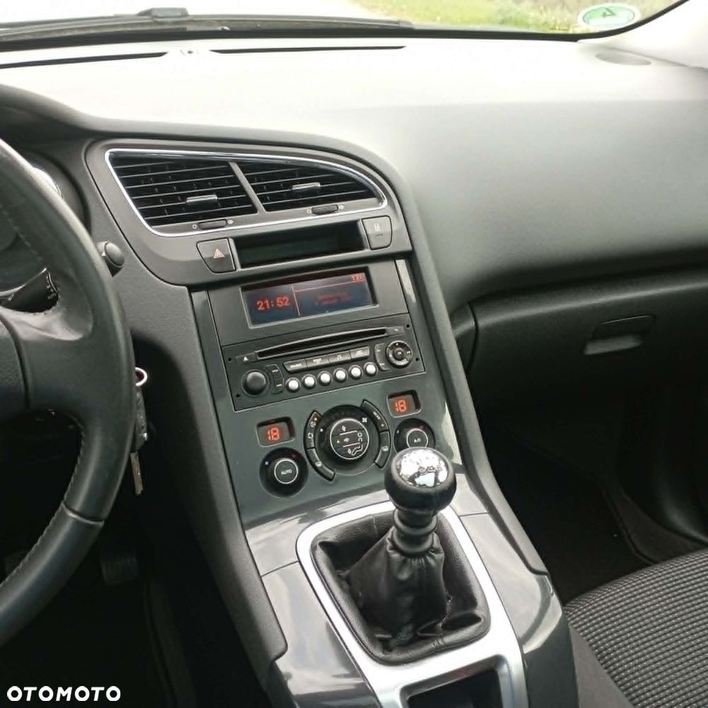 Peugeot 5008 1.6 THP Family 7os - 9
