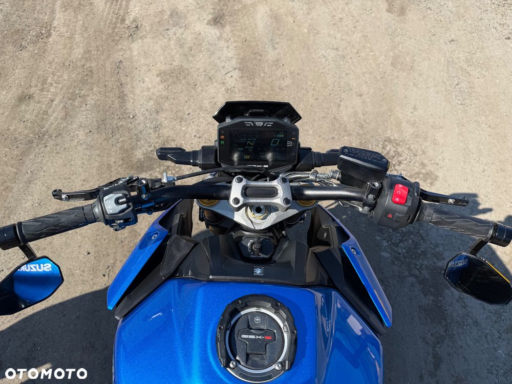 Suzuki GSX 1000 - 10