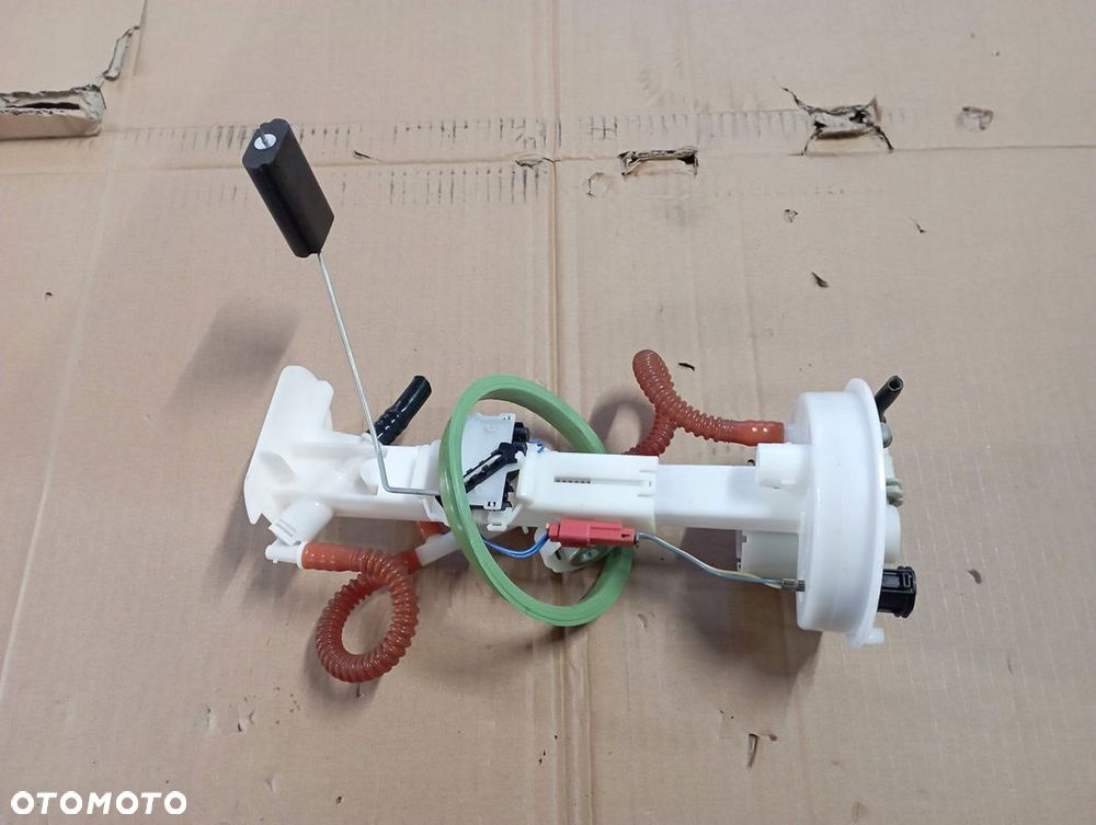 BMW X5 E70 3.0 B POMPA PALIWA 7181082 - 1