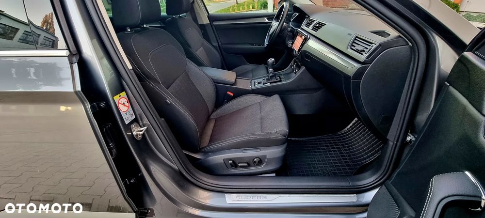 Skoda Superb 2.0 TDI SCR Style DSG - 22
