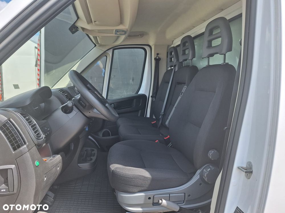 Fiat Ducato kontener z windą 750kg 8EP fv23% leasing krajowy niski przebieg - 14