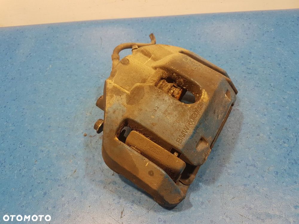 BMW 6 E63 3.0 638i ZACISK HAMULCOWY PRZÓD PRAWY - 8