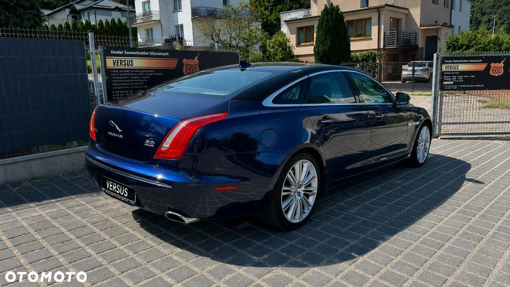 Jaguar XJ - 4