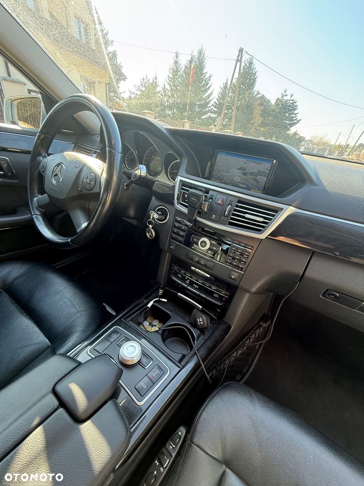 Mercedes-Benz Klasa E 350 CDI DPF 4Matic BlueEFFICIENCY 7G-TRONIC Avantgarde - 21