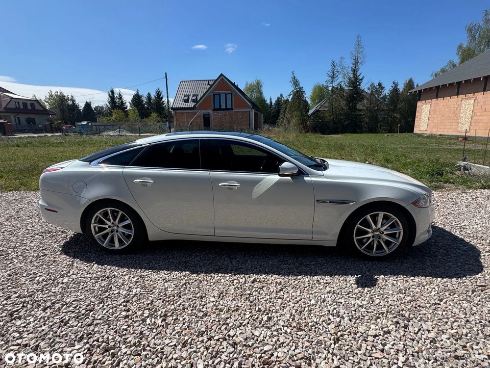 Jaguar XJ - 4