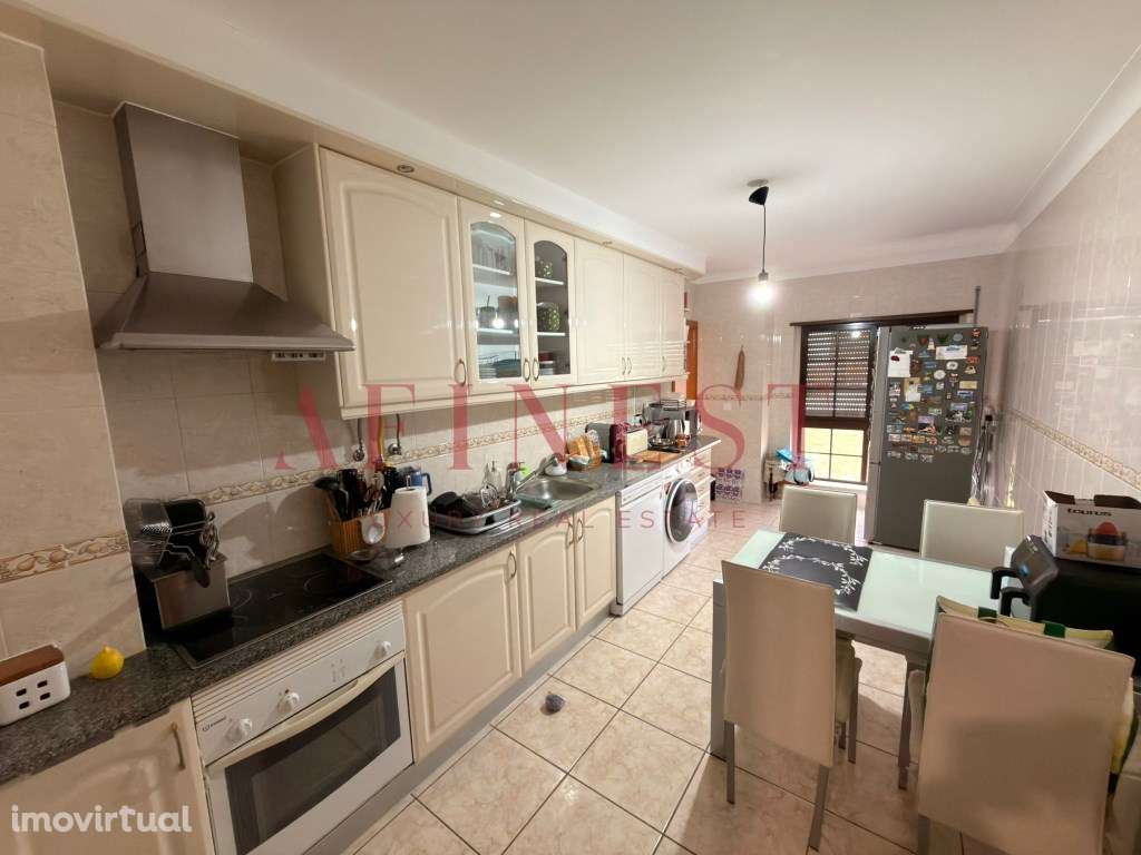 APARTAMENTO T4 DUPLEX EM ALBARRAQUE - SINTRA - Grande imagem: 3/33