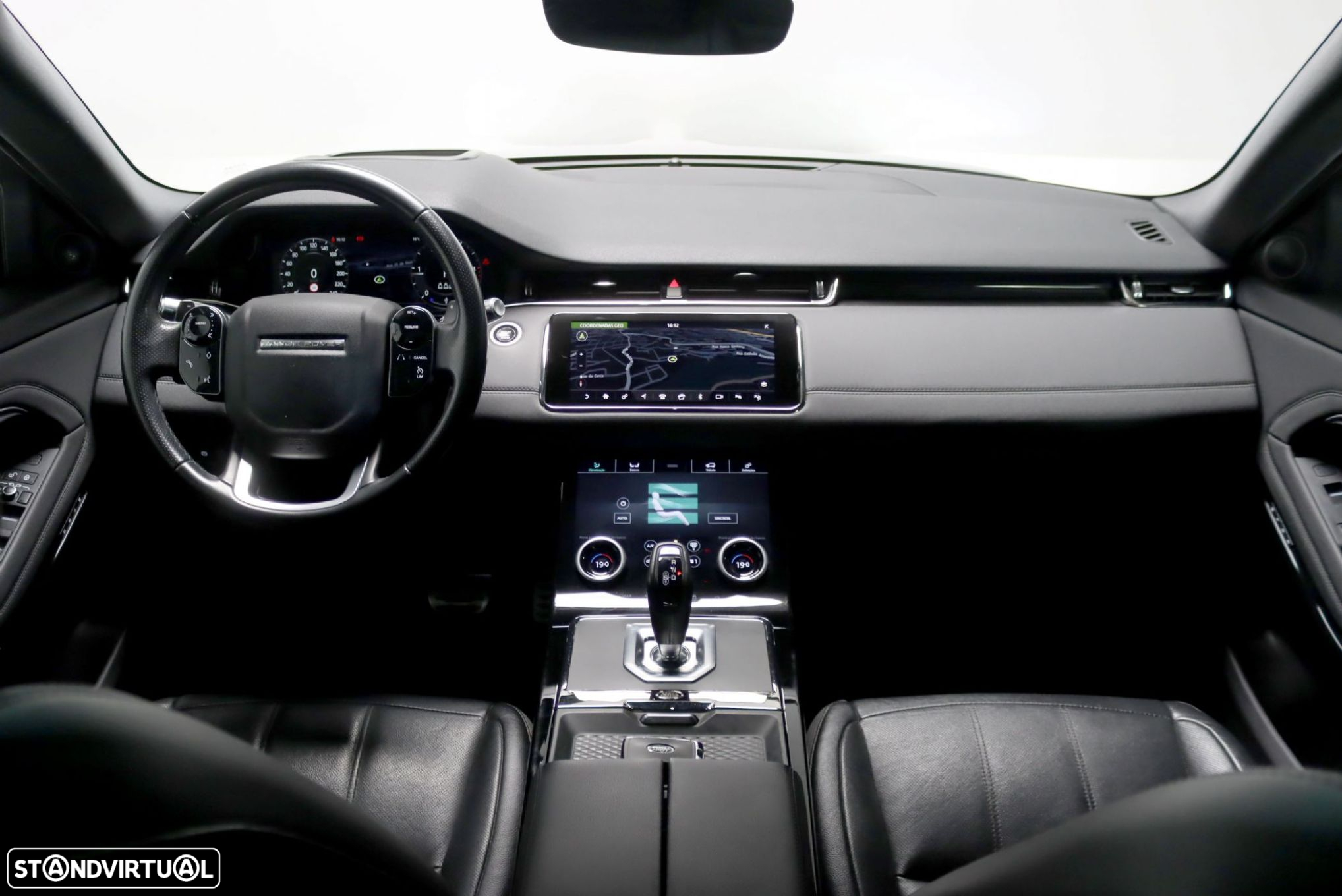 Land Rover Range Rover Evoque 2.0 D150 AWD R-Dynamic SE Auto - 35