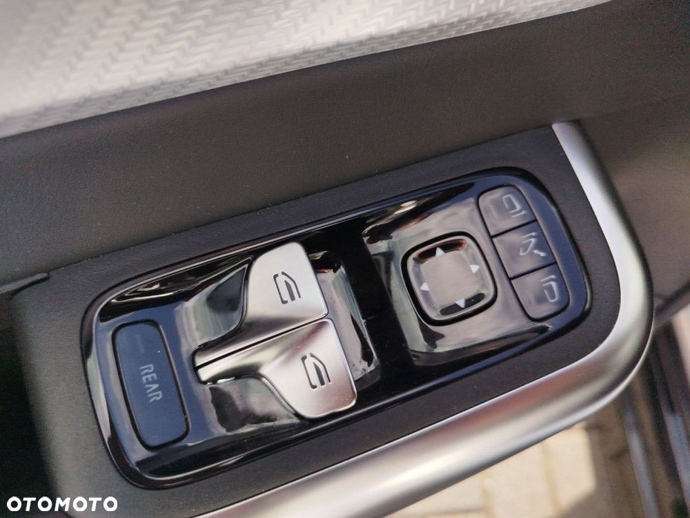Mercedes-Benz CLA - 13