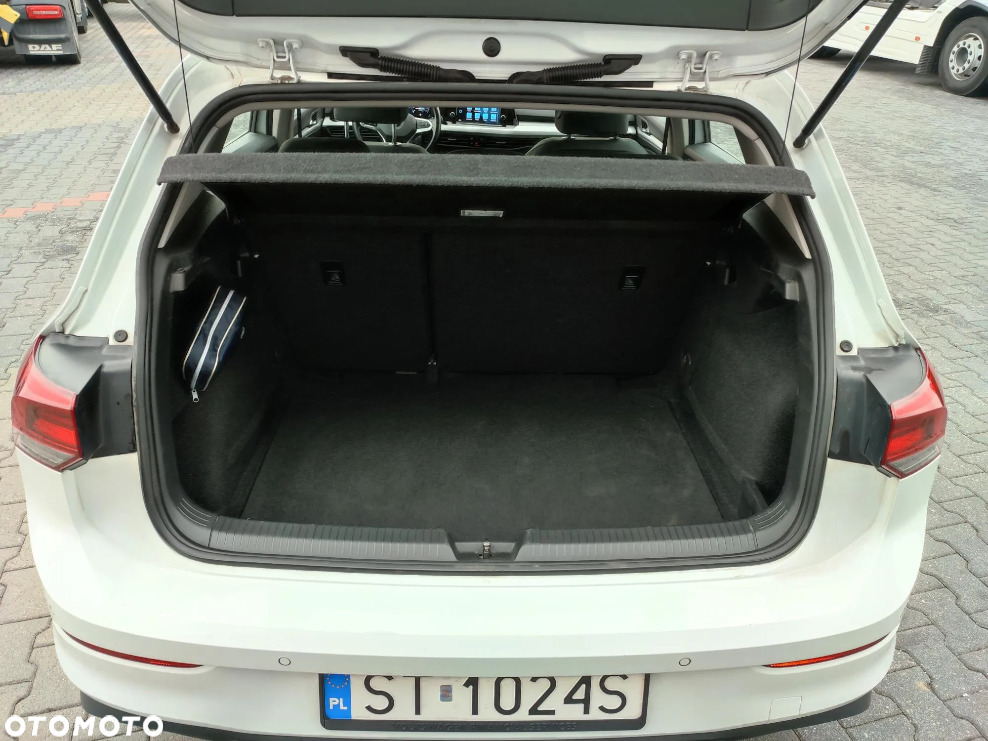 Volkswagen Golf VIII 2.0 TDI Life - 20