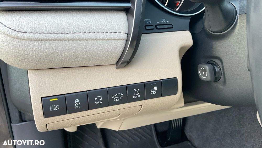 Toyota Camry 2.5 Hybrid Exclusive - 19