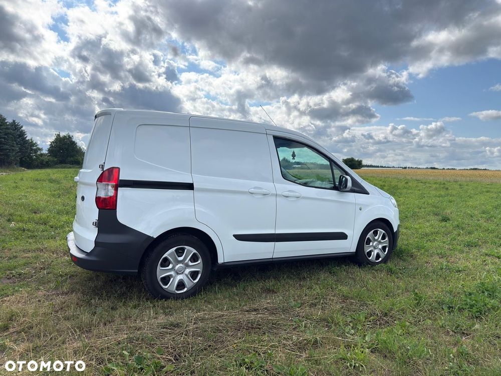 Ford Transit Courier - 3